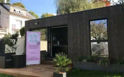 Salon de tatouage fabriqué en bois