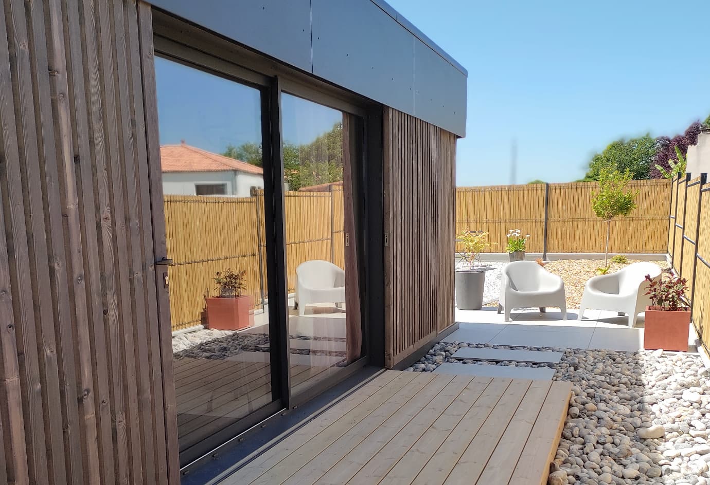 Chalet en bois habitable livré monté : la solution parfaite pour un habitat confortable et durable